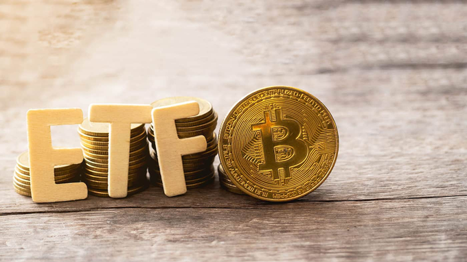 Crypto 19/10: Bitcoin tái chiếm mốc 82.000 USD nhờ tin mới từ Fed, ETF rút ròng gần 1 tỷ USD sau hai tuần