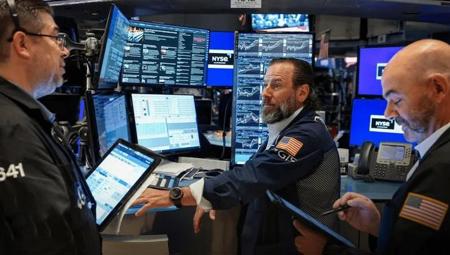 Phố Wall lấy lại đà tăng, Dow Jones bật 400 điểm, Nasdaq và S&P 500 cùng khởi sắc