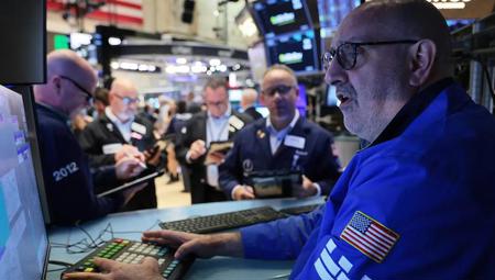 Nasdaq lao dốc 2%, trải qua tuần tệ nhất kể từ tháng 6 vì cổ phiếu AI