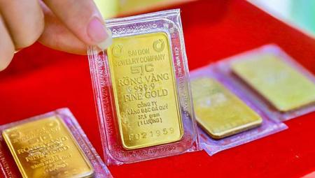 Giá vàng hôm nay: SJC giữ mốc 143,5 triệu đồng/lượng, vàng thế giới neo quanh 4.160 USD/oz
