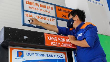 Kéo dài chính sách miễn giảm thuế xăng dầu đến hết năm 2026