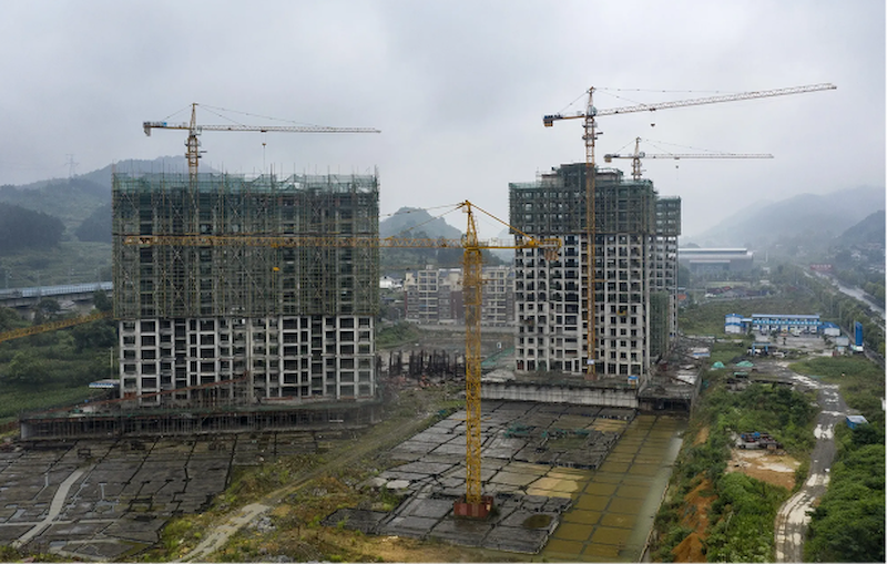 Một dự án xây dựng nhà ở bị đình trệ tại tỉnh Quý Châu, Trung Quốc (Ảnh: Bloomberg)