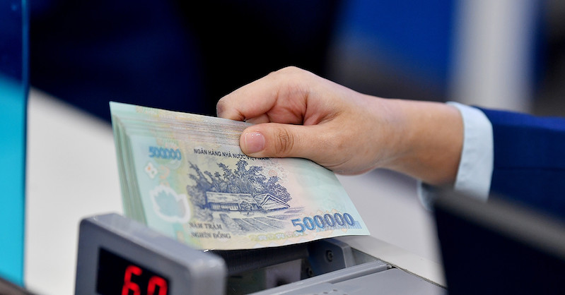 Ngân hàng bắt đầu giảm lãi suất: LPBank, VietBank hạ lãi tiền gửi, Agribank và BIDV giảm lãi vay tới 2%
