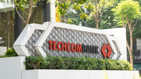 Techcombank báo lãi kỷ lục 10.400 tỷ đồng trong quý 3/2026