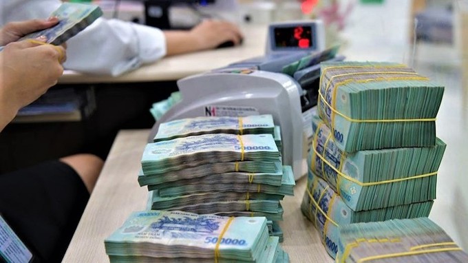 NHNN hút ròng 53.000 tỷ đồng tuần qua, lãi suất qua đêm biến động mạnh