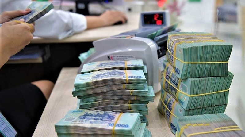 NHNN hút ròng 53.000 tỷ đồng tuần qua, lãi suất qua đêm biến động mạnh