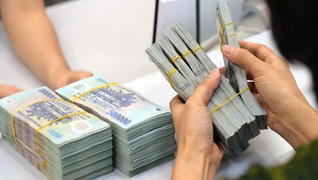 NHNN hút ròng 36.000 tỷ đồng tuần qua, lãi suất qua đêm xuống dưới 1%