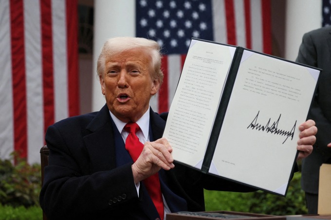 Ông Trump kích hoạt kế hoạch B?