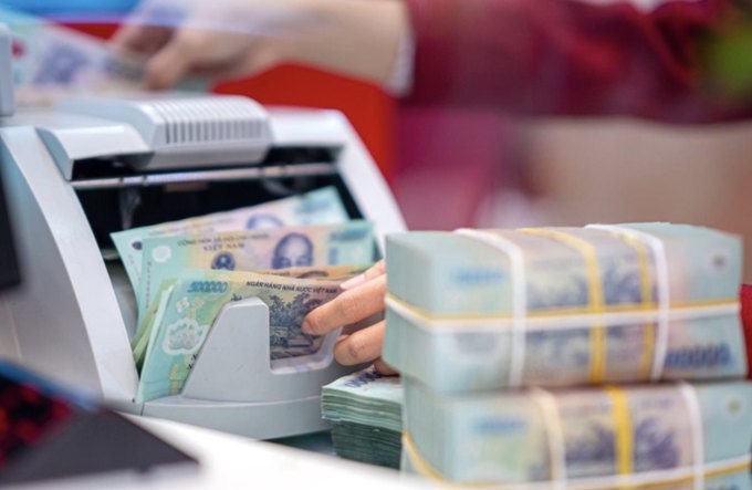 Lãi suất online vượt 8%/năm, ngân hàng đua nhau hút tiền nhàn rỗi