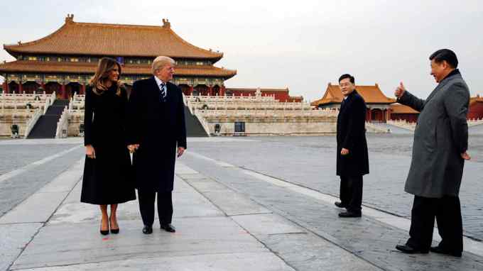 Bị tước “vũ khí thuế quan”, ông Trump mất lợi thế trước thềm gặp ông Tập