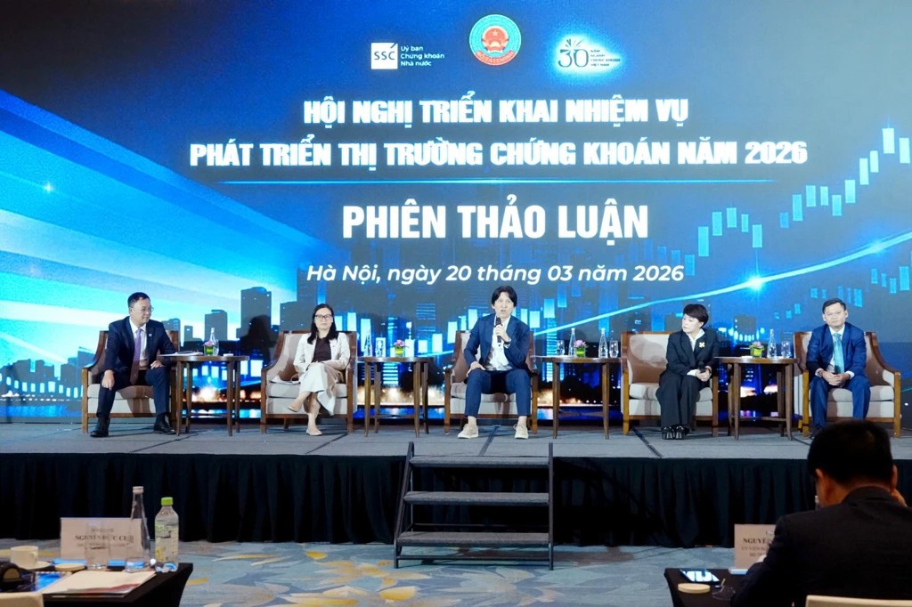 Ông Lê Anh Tuấn - Tổng Giám đốc Dragon Capital Việt Nam - chia sẻ tại hội nghị