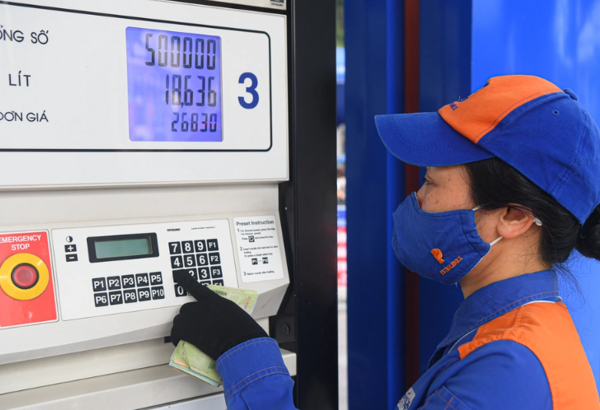 Đề xuất miễn thuế xăng, dầu đến hết tháng 6