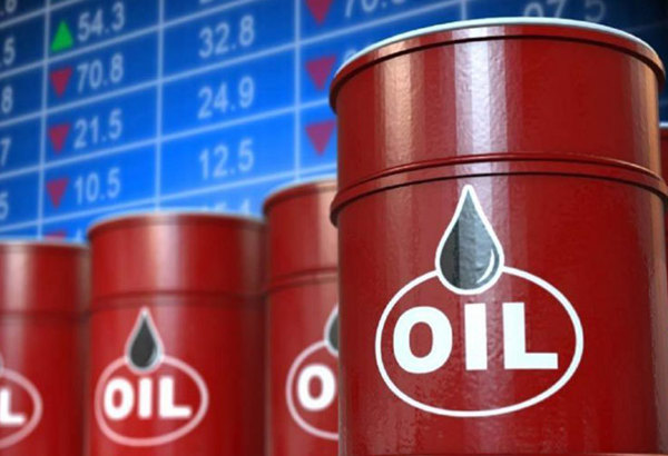 Giá dầu lao dốc, vàng tăng mạnh