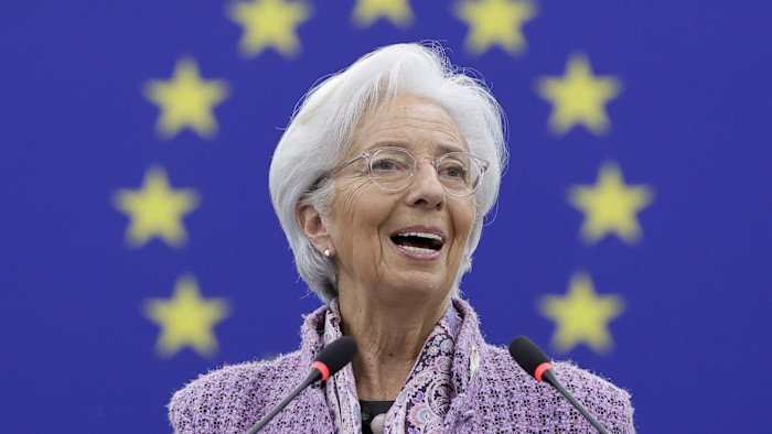 Chủ tịch Christine Lagarde cho biết ECB sẵn sàng tăng lãi suất để kìm lạm phát gây ra bởi xung đột Trung Đông (Ảnh: Financial Times) Chủ tịch Christine Lagarde cho biết ECB sẵn sàng tăng lãi suất để kìm lạm phát gây ra bởi xung đột Trung Đông (Ảnh: Financial Times)