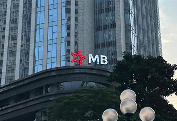 Phu nhân Tổng giám đốc MB Phạm Như Ánh "gom" xong 2 triệu cổ phiếu MBB