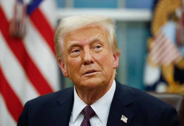 Tổng thống Donald Trump: Mỹ - Iran đàm phán tích cực, tạm hoãn đòn đánh vào mục tiêu năng lượng