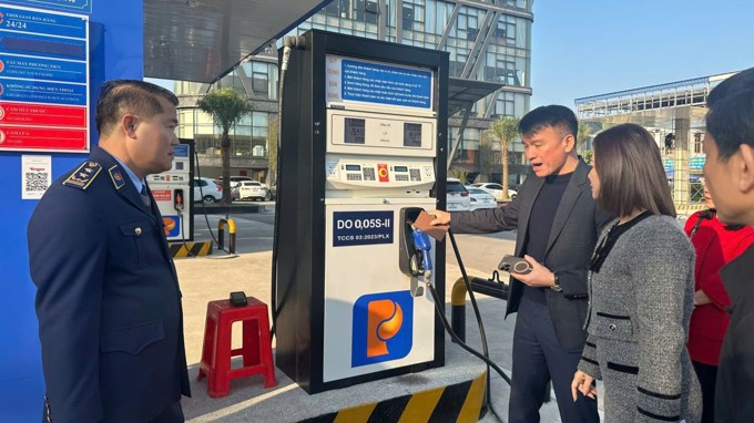 Bộ Công Thương đề xuất thực hiện bình ổn nếu giá xăng dầu tăng từ 20% trong một tháng