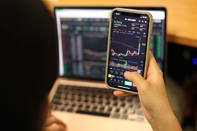 Gỡ rối thuế crypto cho “coin thủ” Việt Nam theo Thông tư 32