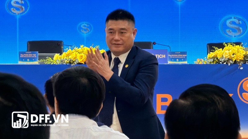 Ông Nguyễn Đức Thụy tại AGM 2026 của Sacombank sáng nay (22/4)