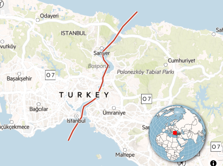 Eo biển Bosphorus dài 30 km, chia Istanbul thành hai phần và đánh dấu ranh giới lục địa giữa châu Á và châu Âu. Ở điểm hẹp nhất, eo biển chỉ rộng 700 m. Theo công ước, Thổ Nhĩ Kỳ được phép thu phí tàu thuyền để bù đắp chi phí quản lý eo biển này.