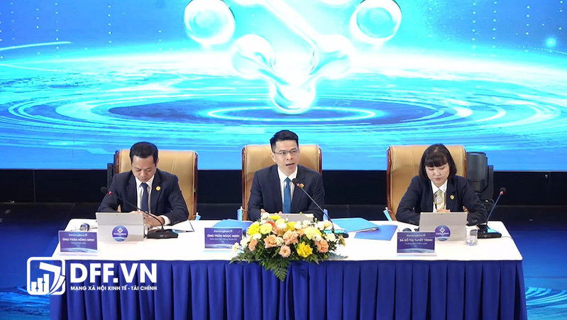 Chủ tịch Trần Ngọc Minh tại phiên thảo luận AGM 2026 KienlongBank