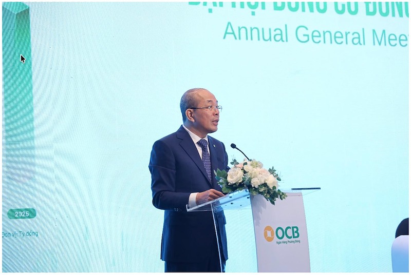 Ông Trịnh Văn Tuấn - Chủ tịch HĐQT OCB phát biểu khai mạc Đại hội Ông Trịnh Văn Tuấn - Chủ tịch HĐQT OCB phát biểu khai mạc Đại hội