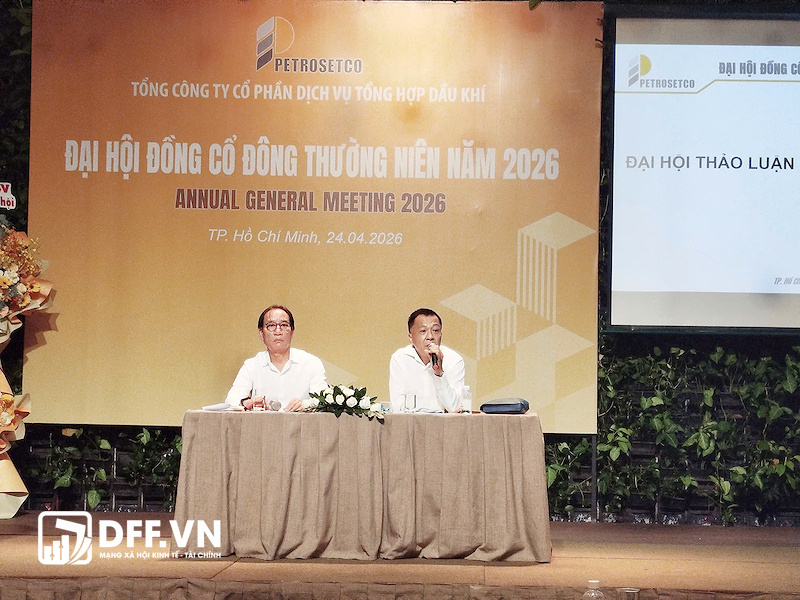 Chủ tịch Phùng Tuấn Hà trả lời cổ đông tại phiên thảo luận AGM 2026 Petrosetco 