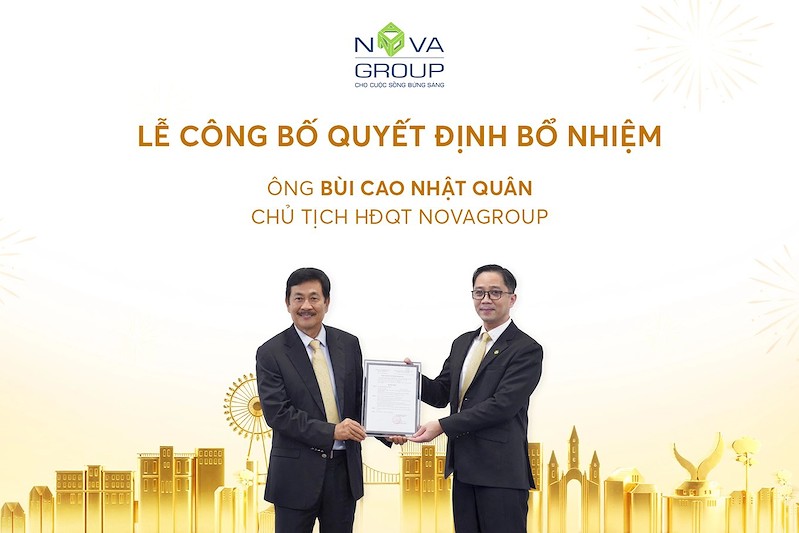 Ông Bùi Thành Nhơn trao quyết định bổ vị trí Chủ tịch NovaGroup cho ông Bùi Cao Nhật Quân (Nguồn: NVL) Ông Bùi Thành Nhơn trao quyết định bổ vị trí Chủ tịch NovaGroup cho ông Bùi Cao Nhật Quân (Nguồn: NVL)