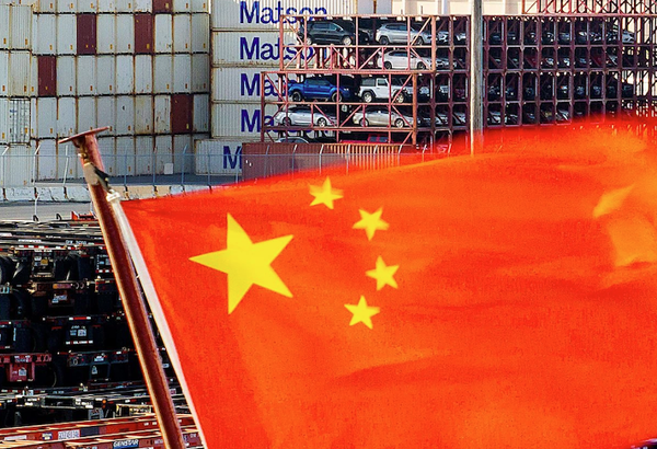 Kinh tế Trung Quốc tăng trưởng vượt dự báo