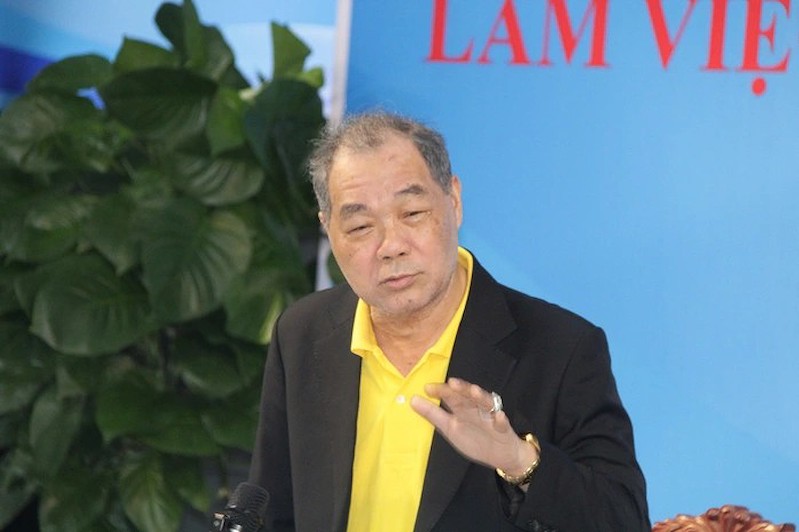 Ông Trầm Bê - đại diện Công ty TNHH Xây dựng Hàm Giang - phát biểu tại buổi làm việc  (Ảnh: Báo Người lao động)