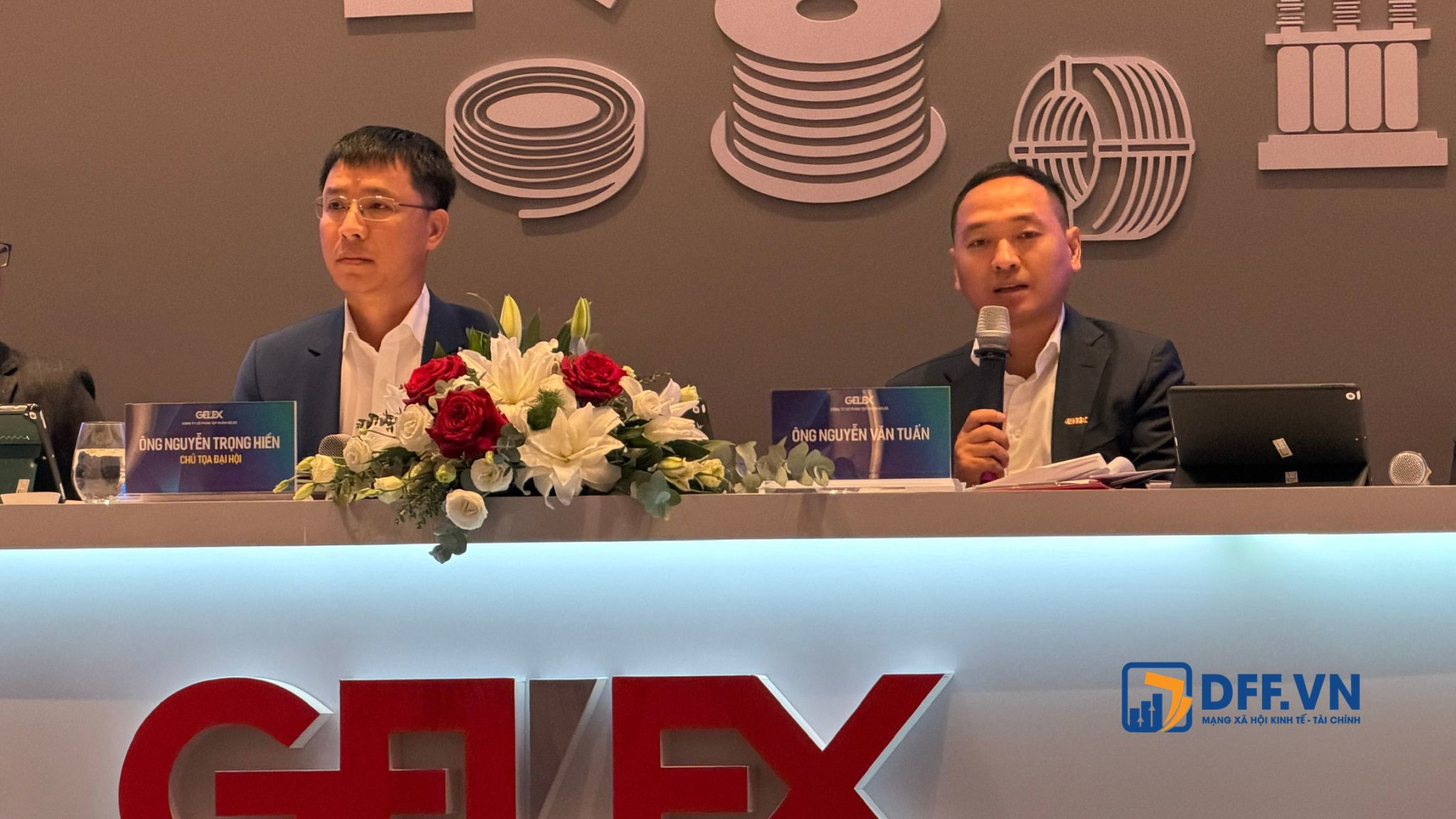 CEO Gelex Nguyễn Văn Tuấn (phải) và cộng sự Nguyễn Trọng Hiền