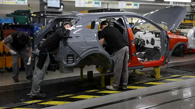 Nissan “bắt tay” đối thủ Trung Quốc để cứu nhà máy sản xuất xe tại châu Âu