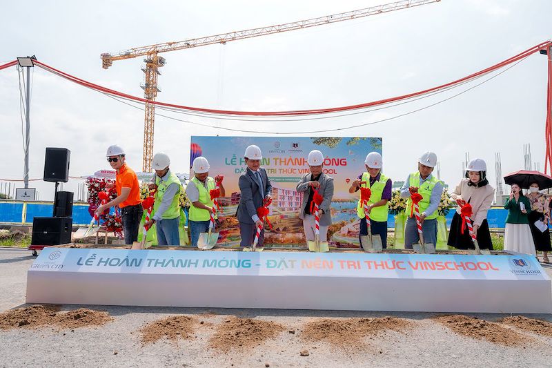 Trường học Vinschool tại Vinhomes Green City vừa hoàn thành thi công móng, dự kiến hoàn thiện vào tháng 4/2027 
