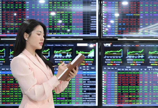 Chuyên gia: Tình trạng "xanh vỏ đỏ lòng" sẽ tiếp diễn, VN-Index cần nhịp chỉnh để tăng bền vững