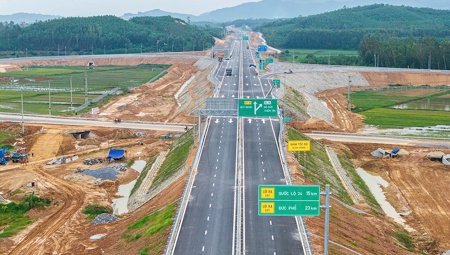 Đề xuất đầu tư gần 500.000 tỷ đồng mở rộng hàng loạt tuyến cao tốc