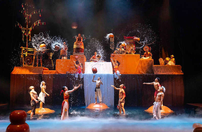 Chum Show – chương trình biểu diễn nghệ thuật tại Nhà hát Đó, góp phần làm phong phú trải nghiệm văn hóa cho du khách khi đến Nha Trang.