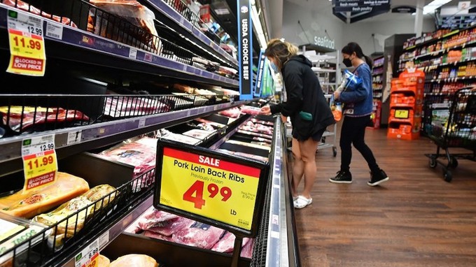 Lạm phát Mỹ nóng hơn dự báo, thị trường lo Fed tăng lãi suất