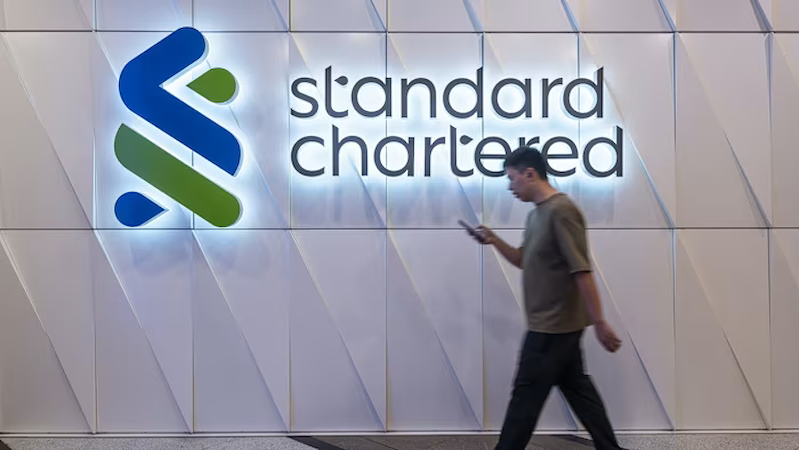 Standard Chartered sắp cắt giảm 8.000 nhân sự vì AI (Ảnh: Bloomberg) Standard Chartered sắp cắt giảm 8.000 nhân sự vì AI (Ảnh: Bloomberg)