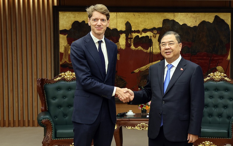 Phó Thủ tướng Phạm Gia Túc tiếp xã giao ông Robert Maersk Uggla, Chủ tịch Tập đoàn APM Holding kiêm Chủ tịch Tập đoàn Maersk (Ảnh: VGP)