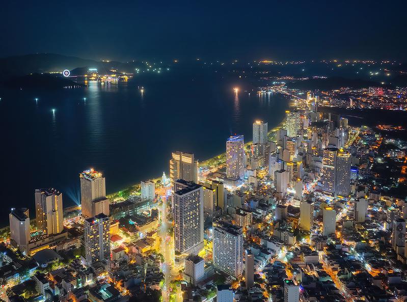   Nha Trang từng là điểm đến tiên phong với các bar, pub ven biển sôi động. Ảnh: Cổng thông tin điện tử tỉnh Khánh Hòa  