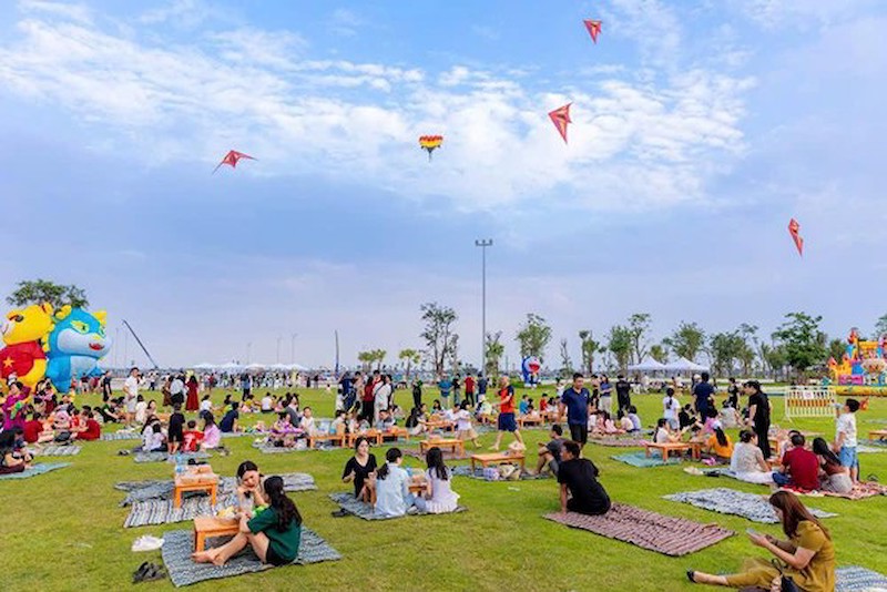   Công viên Central Forest thu hút đông đảo người dân đến vui chơi, giải trí 