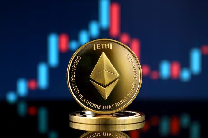 Crypto 12/6: ETH giằng co dữ dội, 8 tỷ USD vị thế “short” nằm ở vùng giá 2.200 USD