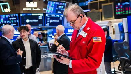 Chứng khoán Mỹ đỏ lửa, S&P 500 đứt chuỗi 9 phiên tăng liên tiếp