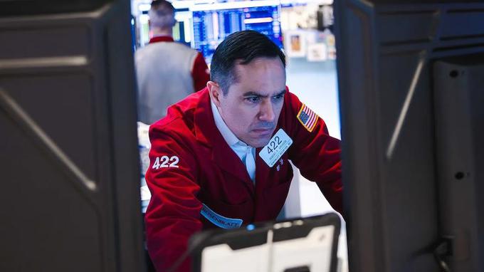 Chứng khoán Mỹ đỏ lửa, Dow Jones mất 950 điểm