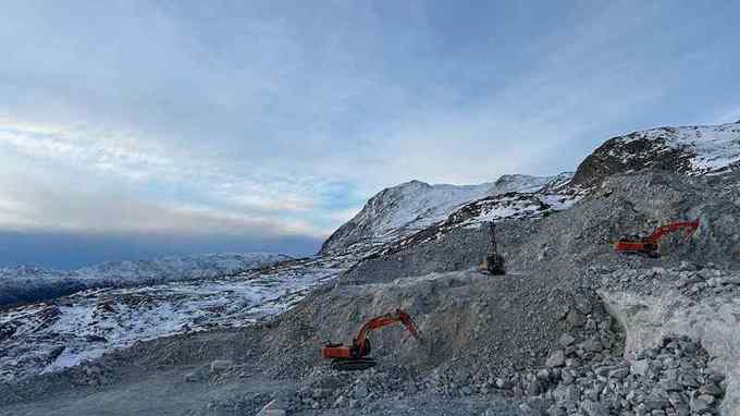 Giảm lệ thuộc Trung Quốc, Nhật Bản săn đất hiếm tại Greenland