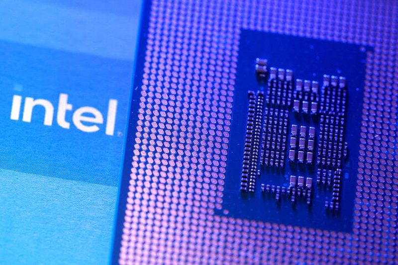 Tesla bắt tay Intel sản xuất chip AI5 được tuyên bố là mạnh gấp 2 – 3 lần chip của Nvidia (Ảnh: Reuters) Tesla bắt tay Intel sản xuất chip AI5 được tuyên bố là mạnh gấp 2 – 3 lần chip của Nvidia (Ảnh: Reuters)