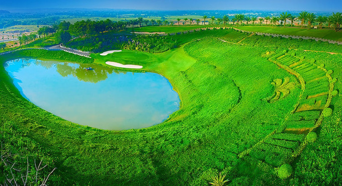 Một doanh nghiệp sân golf bị xử phạt vì chậm công bố thông tin trái phiếu