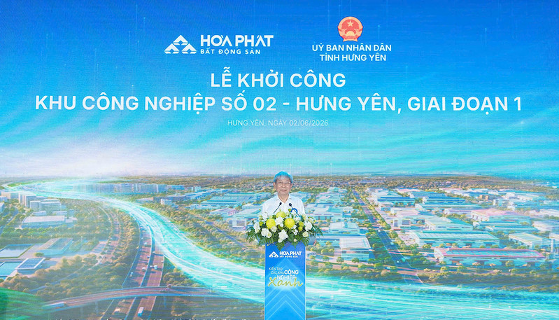 Ông Hoàng Quang Việt, Thành viên HĐQT Tập đoàn Hòa Phát, phát biểu tại lễ khởi công (Ảnh: HPG)