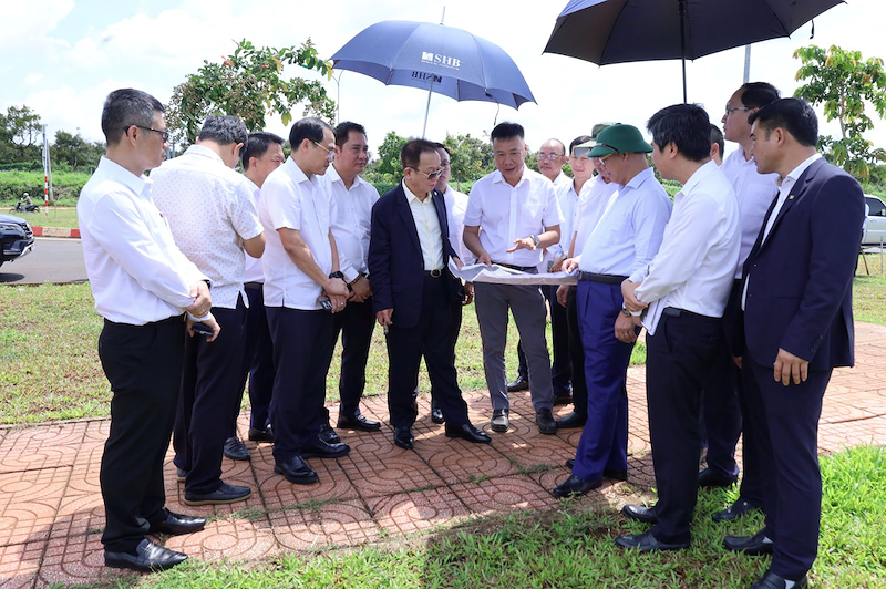 Ông Đỗ Quang Hiển – Chủ tịch Điều hành Tập đoàn T&T làm việc cùng lãnh đạo Sở, ngành tỉnh Đắk Lắk (Ảnh: UBND tỉnh Đắk Lắk) Ông Đỗ Quang Hiển – Chủ tịch Điều hành Tập đoàn T&T làm việc cùng lãnh đạo Sở, ngành tỉnh Đắk Lắk (Ảnh: UBND tỉnh Đắk Lắk)