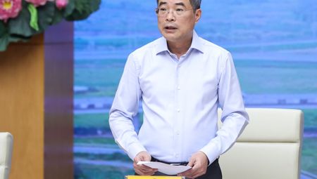 Thủ tướng: Không lùi tiến độ các dự án trọng điểm, đẩy tỷ lệ giải ngân vượt 50% trong quý 3